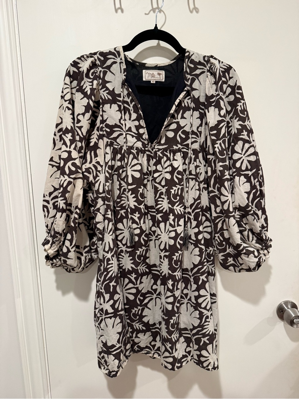Mille XS Floral Print Tunic Dress in Black & Cream